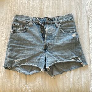 Levi’s Light Wash Cutoff Shorts